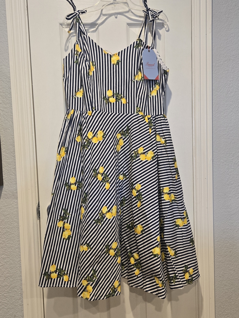 Banned Retro 50's Style Swing Dress Size L Navy Striped Lemon with Sweetheart